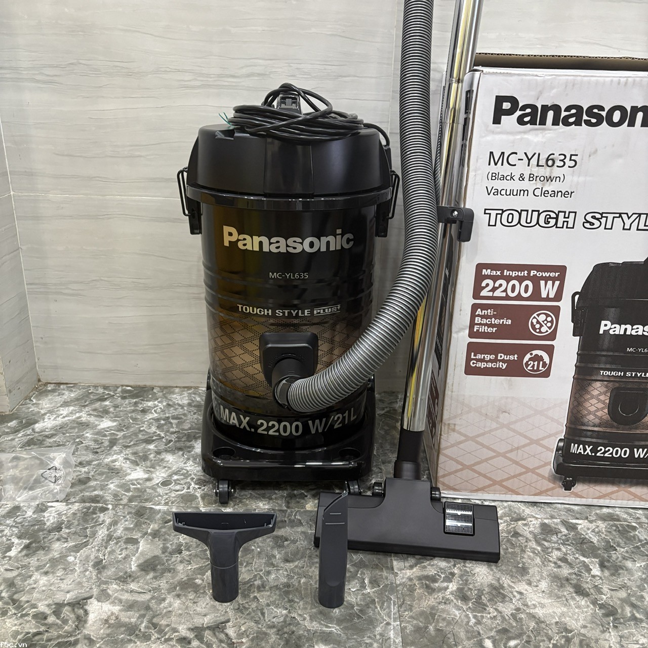 Máy Hút Bụi Panasonic MC-YL635TN46 2200W