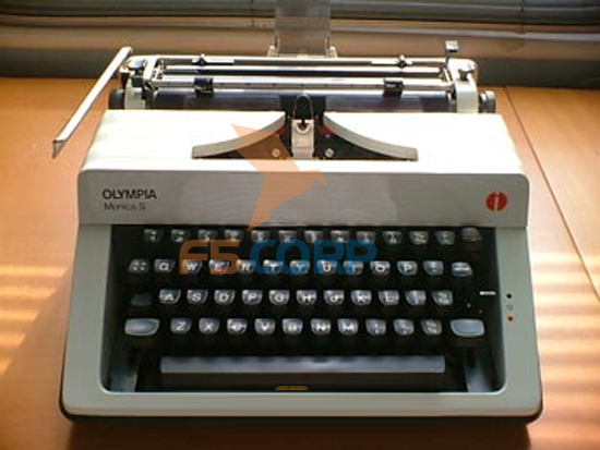 Máy đánh chữ cơ Olympia Monica