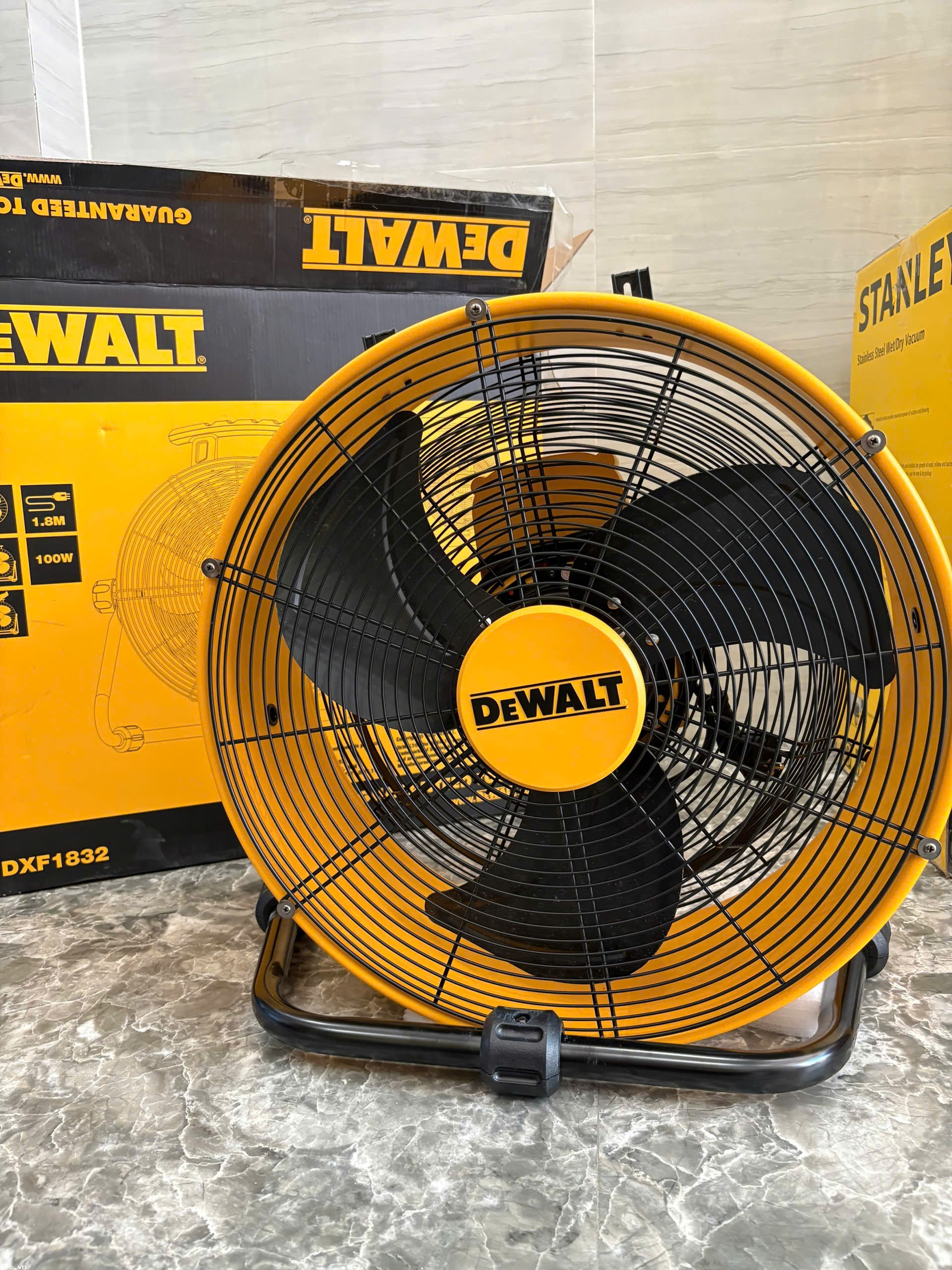  Quạt thổi sàn công nghiệp DeWalt DXF1832 - 18 inch