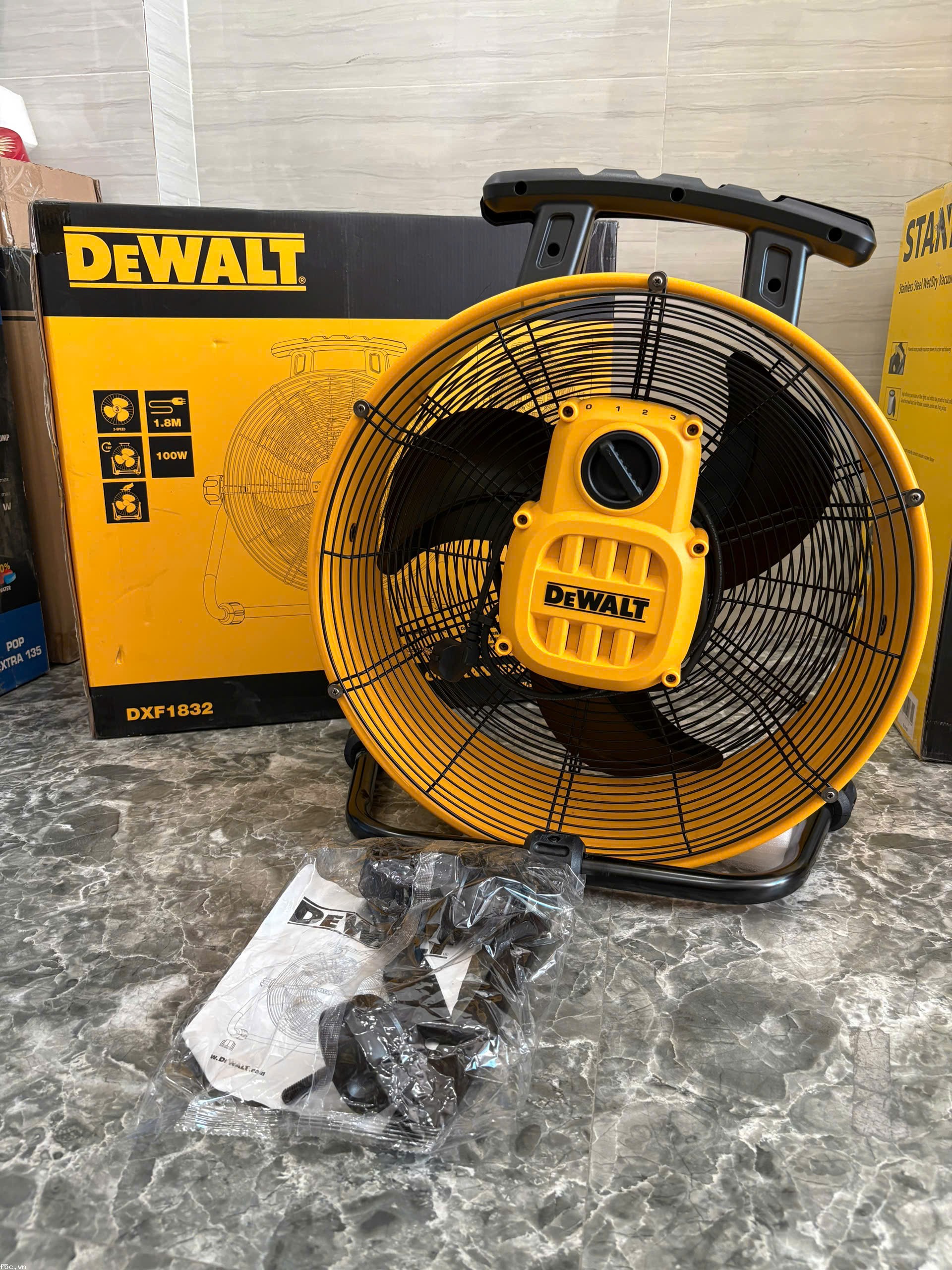  Quạt thổi sàn công nghiệp DeWalt DXF1832 - 18 inch