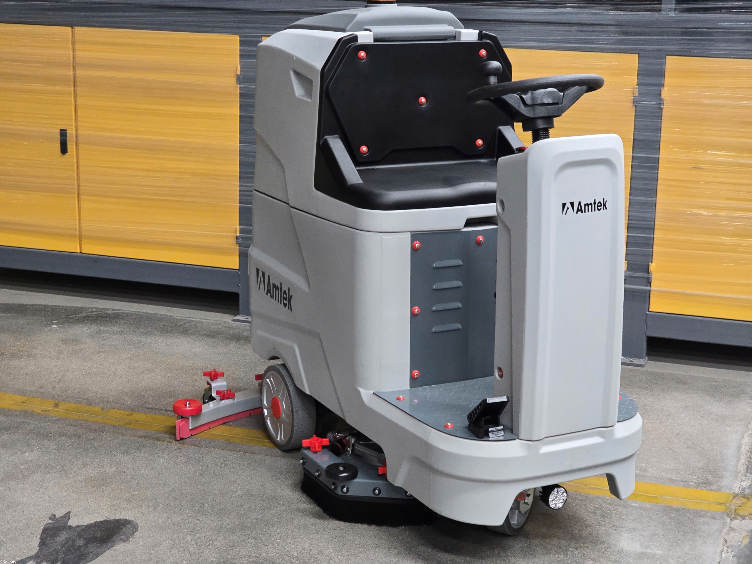 Máy chà sàn liên hợp ngồi lái AT-6W ( đã gồm acquy - sạc)