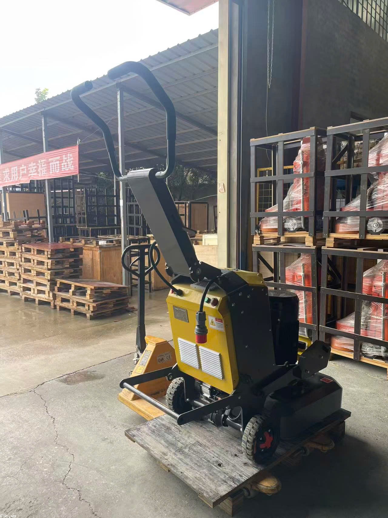 Máy chà sàn công nghiệp AT720R ( chưa kèm dây điện)