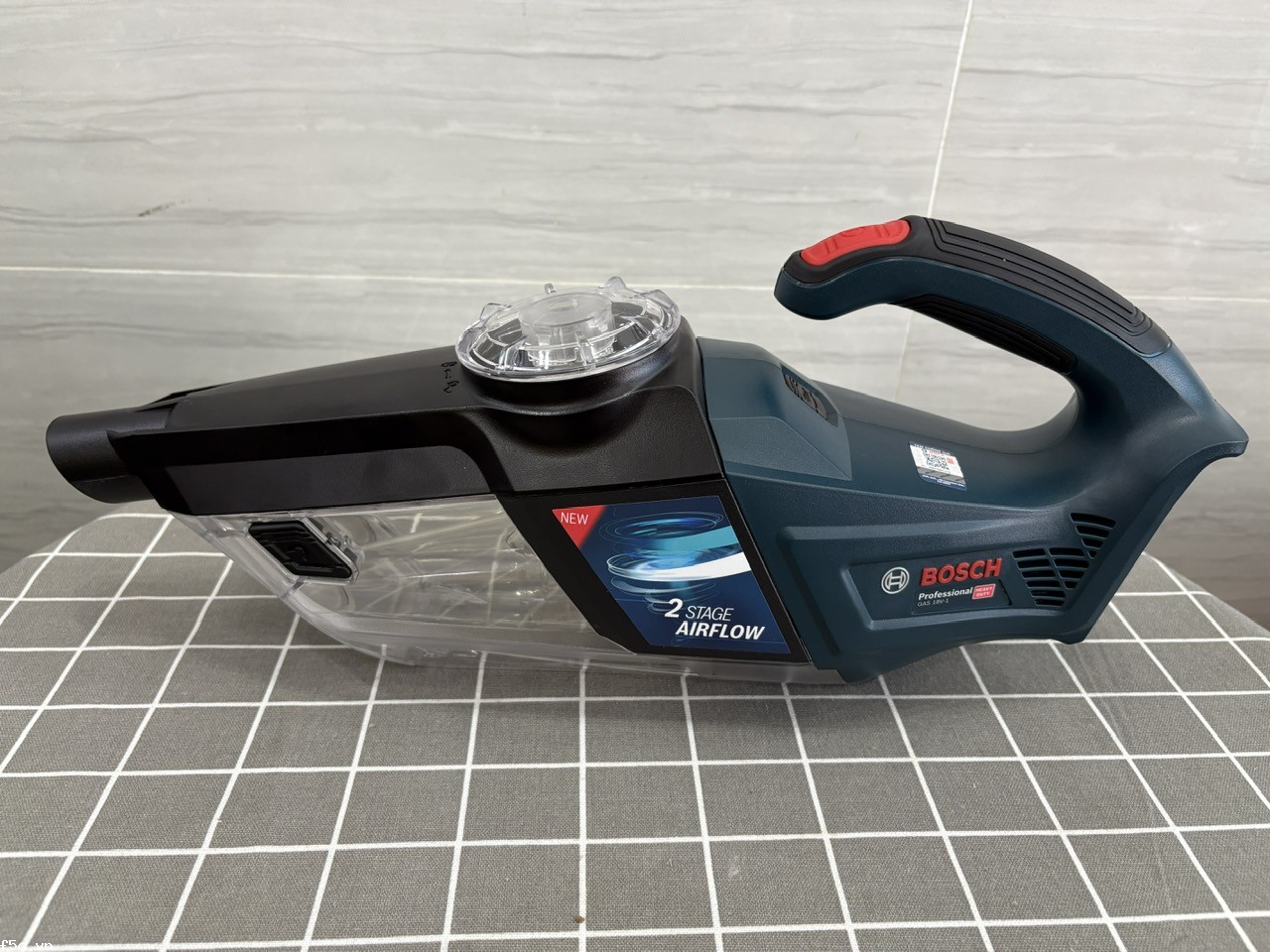 Máy hút bụi dùng pin Bosch GAS 18V-1 (SOLO) chưa bao gồm Pin, Sạc