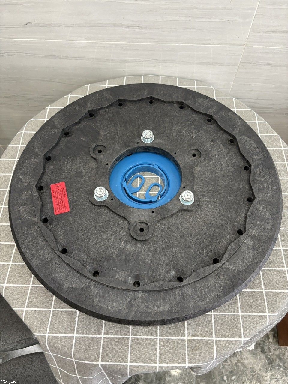 Mâm gắn pad của máy chà sàn ngồi lái KENPER FLEXI 715B 