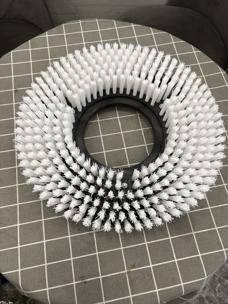 Bàn Chải Máy Chà Sàn Liên Hợp Ngồi Lái CLEPRO C100B 