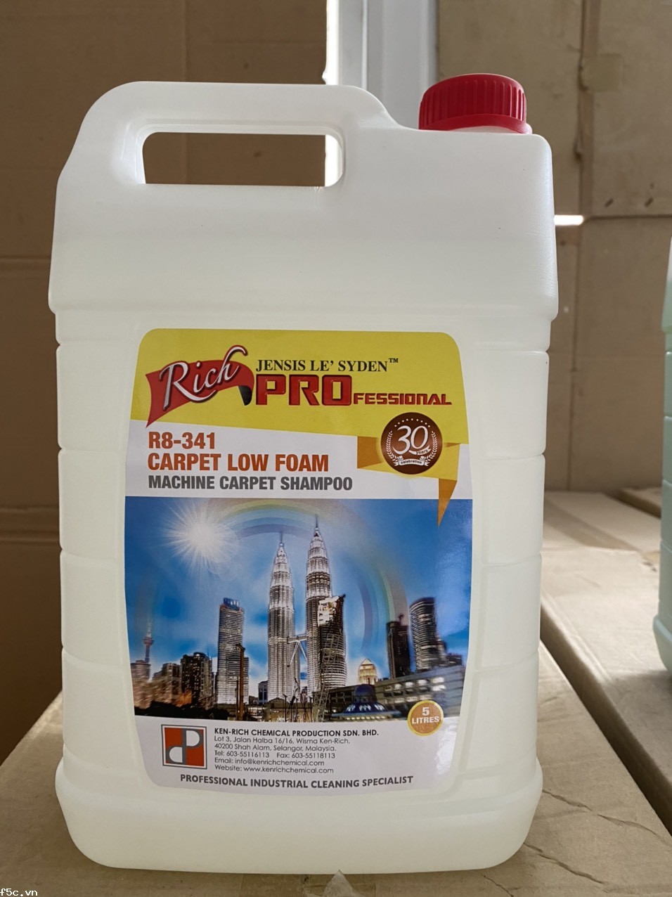 NƯỚC GIẶT THẢM ÍT BỌT (PHUN HÚT) RICH PRO R8-341 CARPET EXTRA - Can 5 Lít 