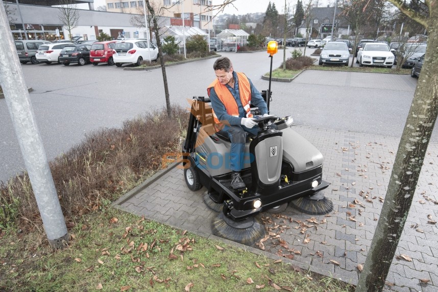 Máy quét Karcher KM 125/130 R D + KSSB (High dump)