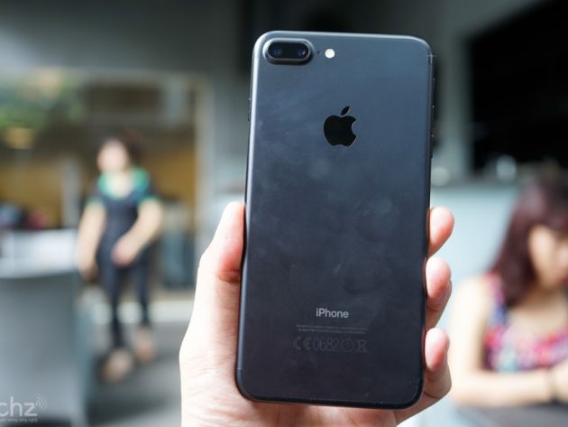 iPhone chính hãng trễ hẹn Việt Nam, giá iPhone 7 liên tục giảm sốc 