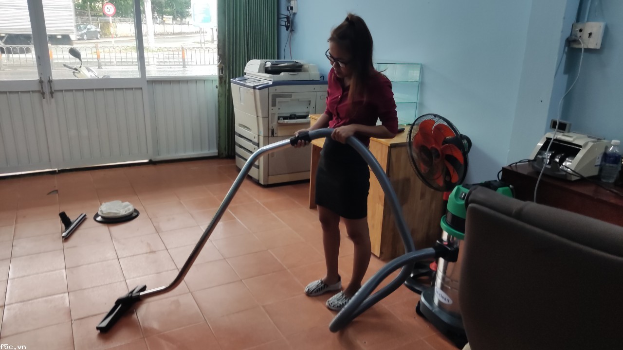 Máy hút bụi công nghiệp khô và ướt SE CLEAN SE 301JP