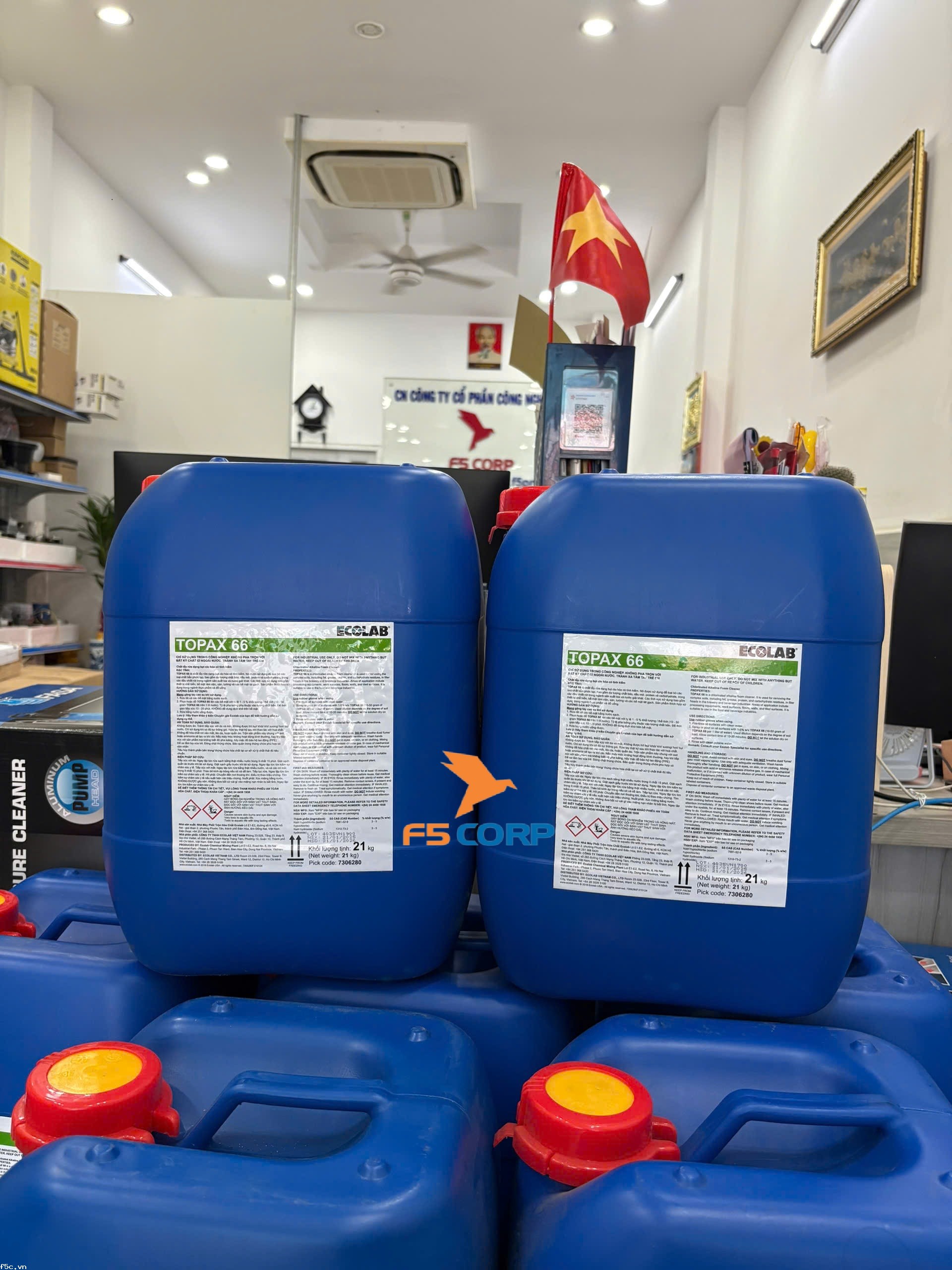 Chất tẩy rửa dầu mỡ gốc kiềm  ECOLAB TOPAX 66 21 KG.