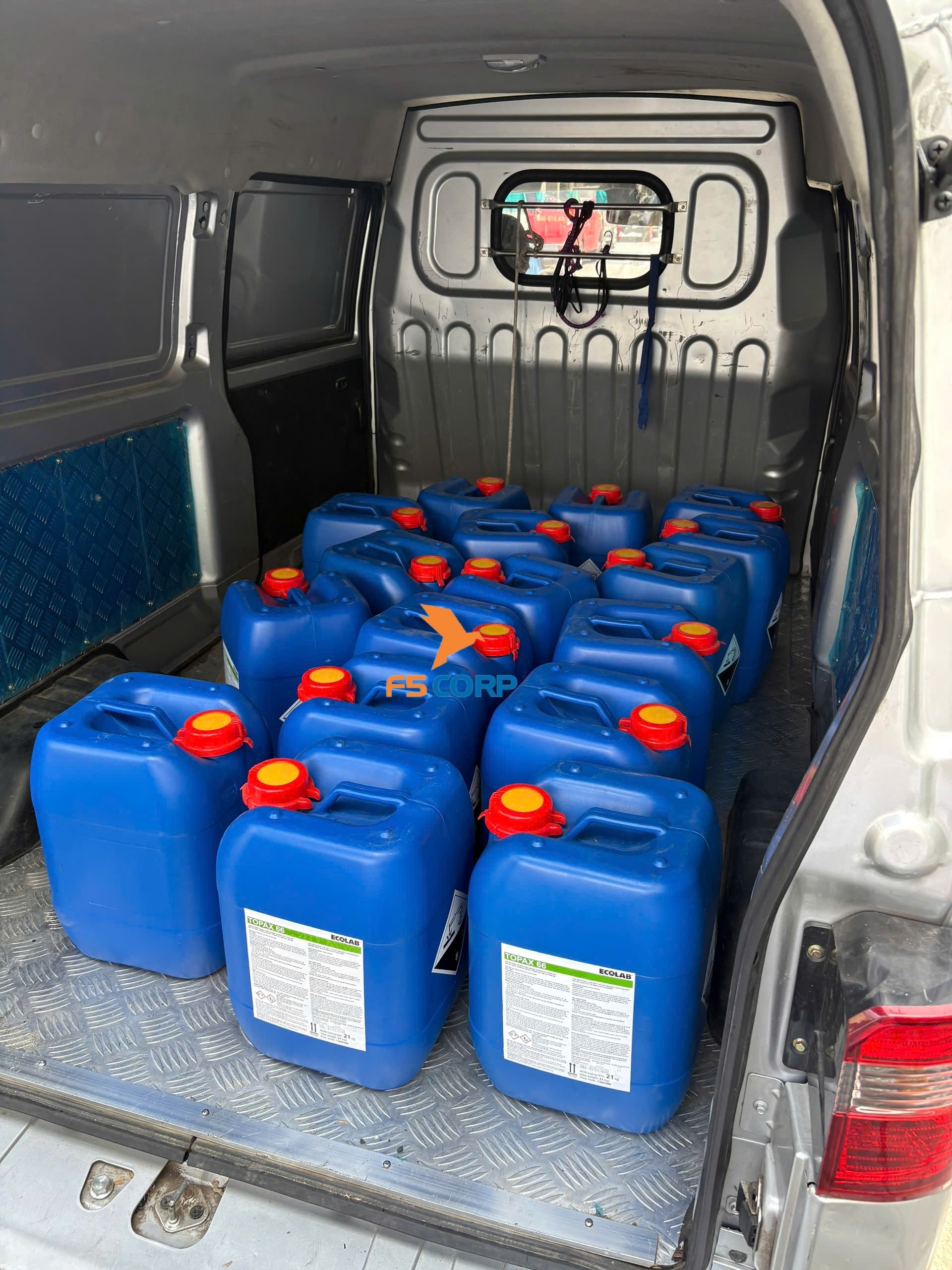 Chất tẩy rửa dầu mỡ gốc kiềm  ECOLAB TOPAX 66 21 KG.
