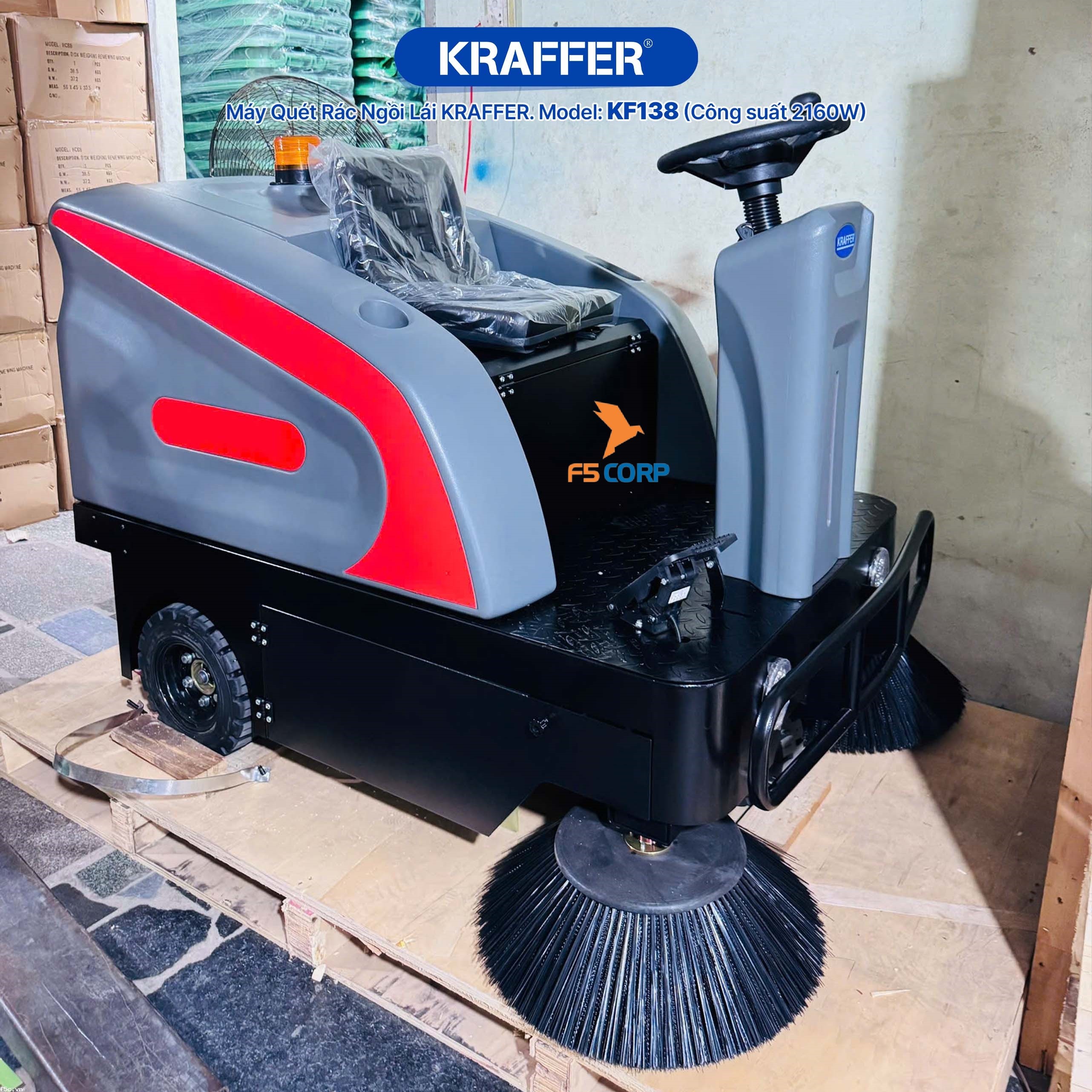 Máy quét rác ngồi lái KRAFFER KF138 (dùng bình)