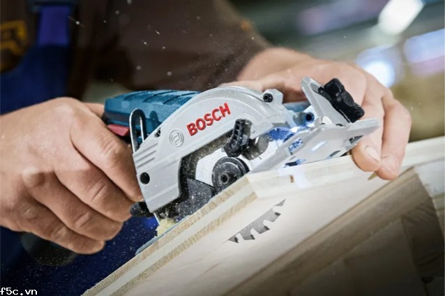 Máy cưa đĩa Bosch GKS 12V-LI | Pin 12V | SOLO