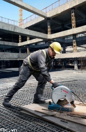 Bosch GCO 230 – Máy cắt sắt bàn chuyên nghiệp 2300W
