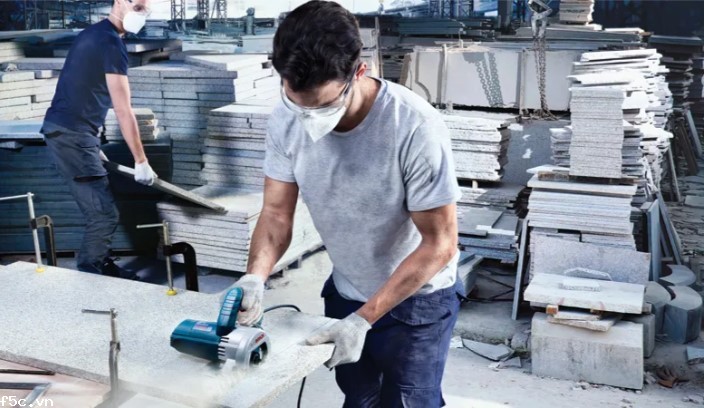 Bosch GDC 140 – Máy cắt gạch 1400W nhỏ gọn, hiệu suất cao