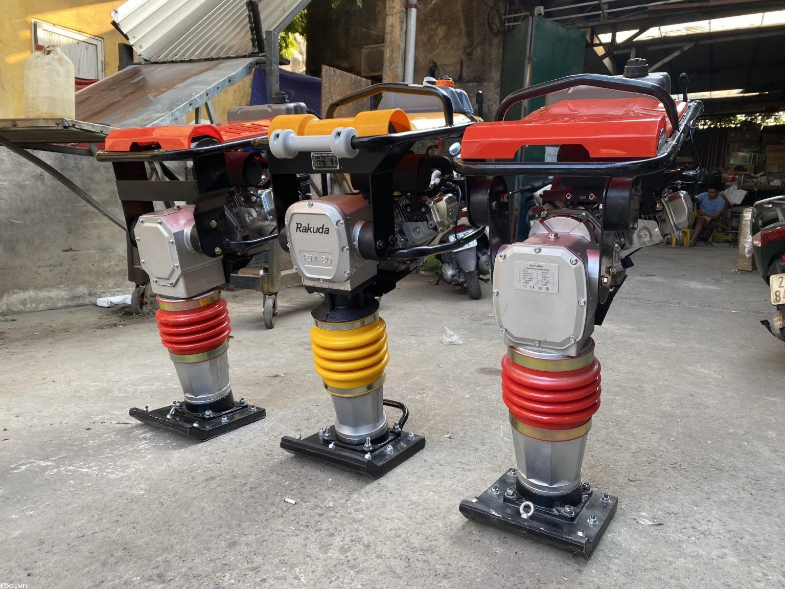 Máy đầm cóc chạy xăng RM100G