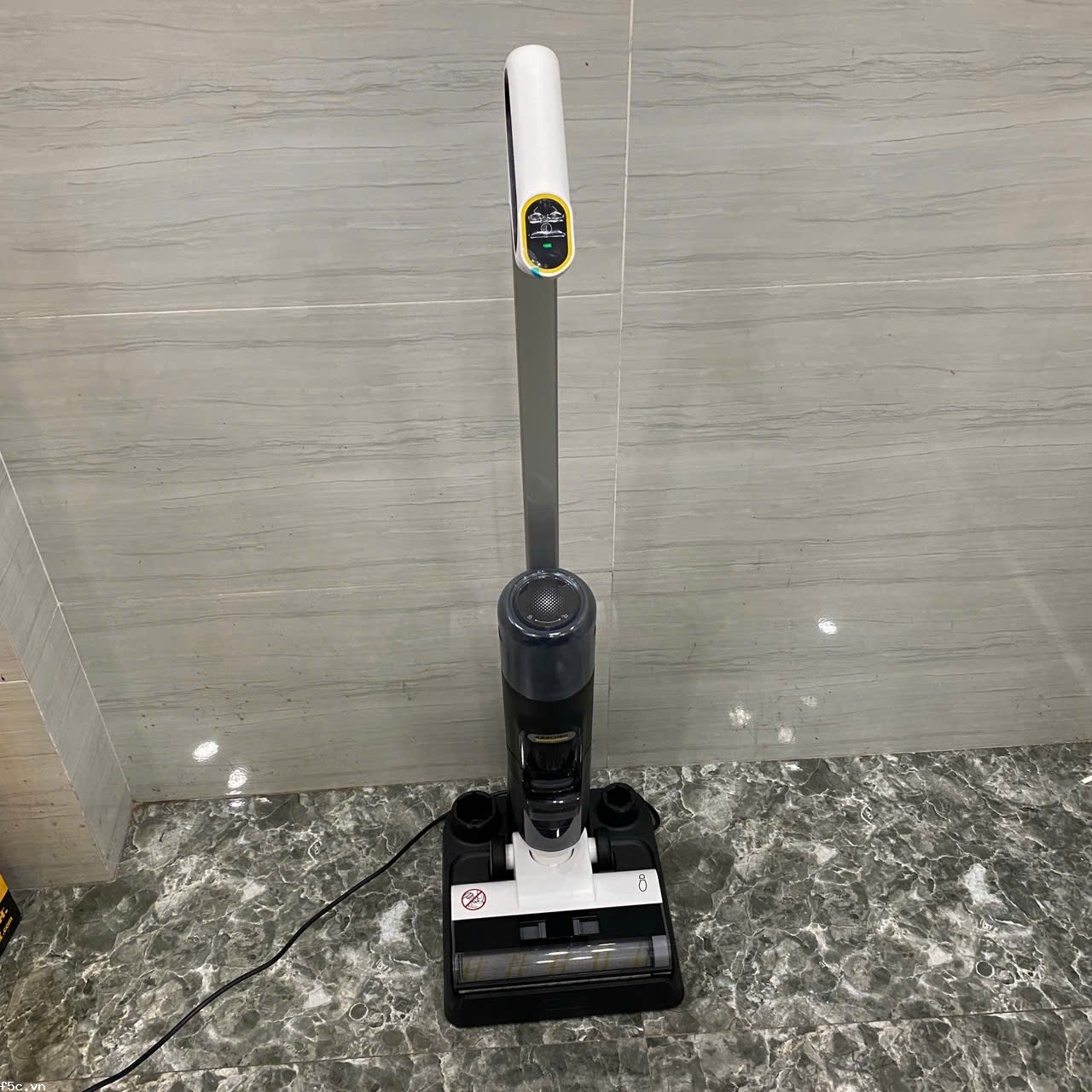 Máy hút bụi & lau sàn Karcher FCV 3