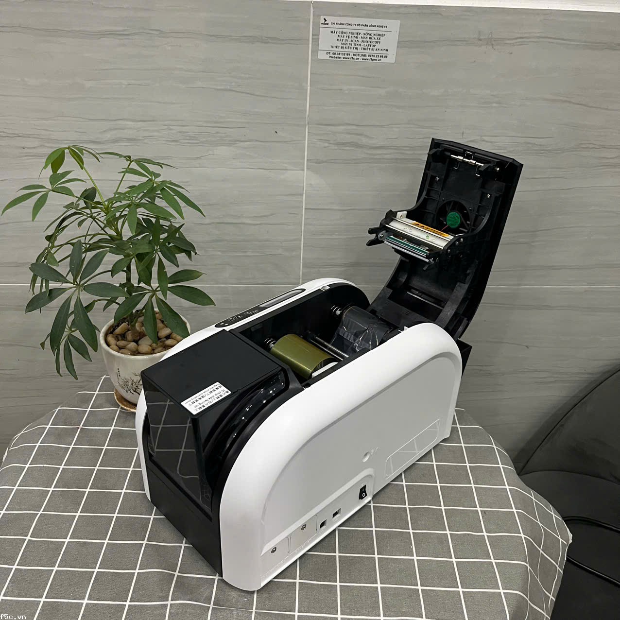 Máy in thẻ nhựa HiTi CS270E