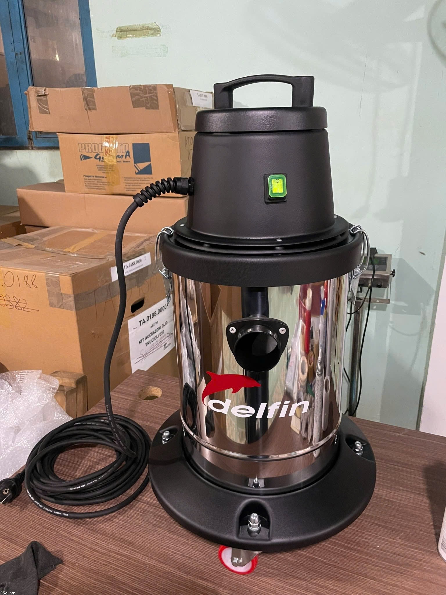 Máy hút bụi công nghiệp Delfin WD 1000 - Công suất 1000W