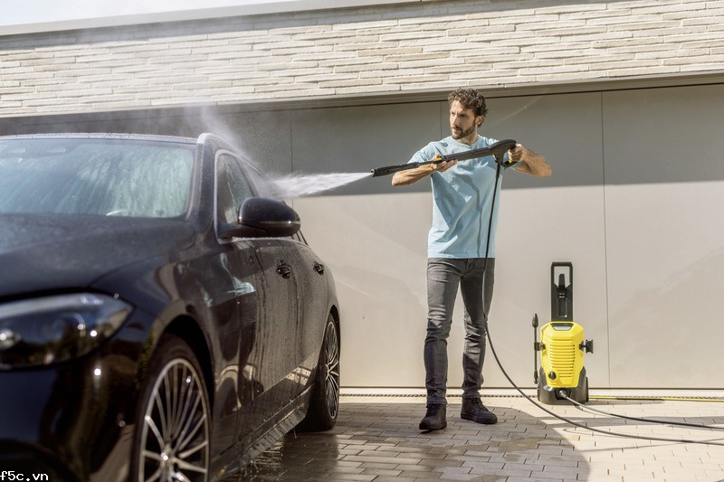 Máy phun rửa áp lực Karcher K 5 WCM 