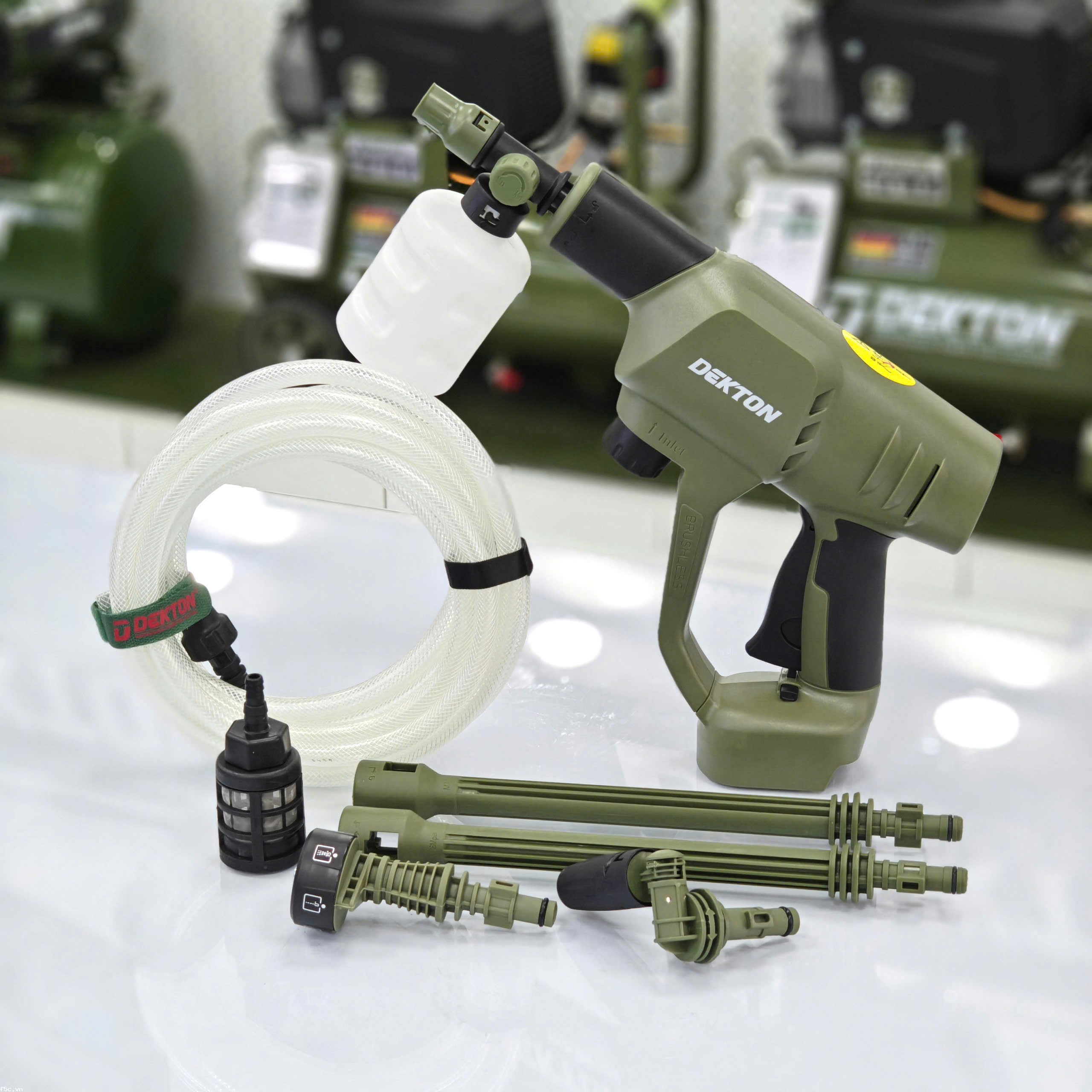 Máy rửa xe dùng Pin Dekton M21-SRX1406XPROMAX
